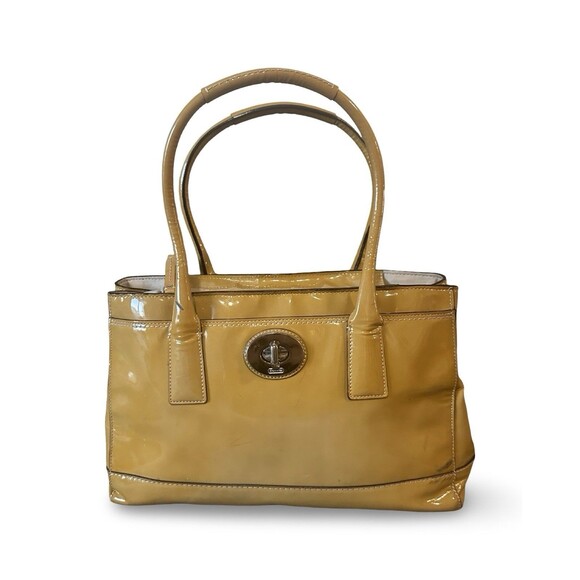 COACH patent leather toteBag Turn Lock アウトレット 価格 通販 